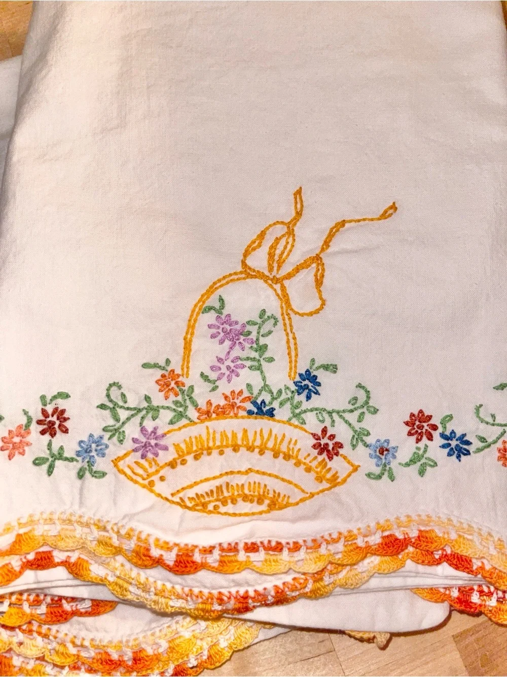 Vintage embroidered pillowcase set